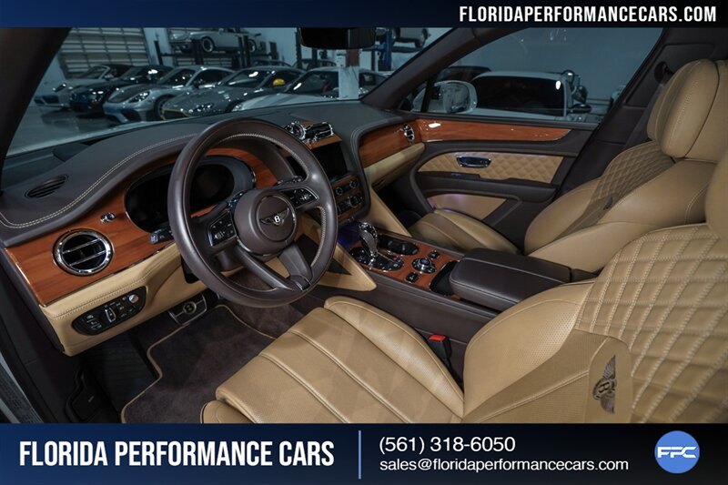 2021 Bentley Bentayga V8   - Photo 19 - Riviera Beach, FL 33407