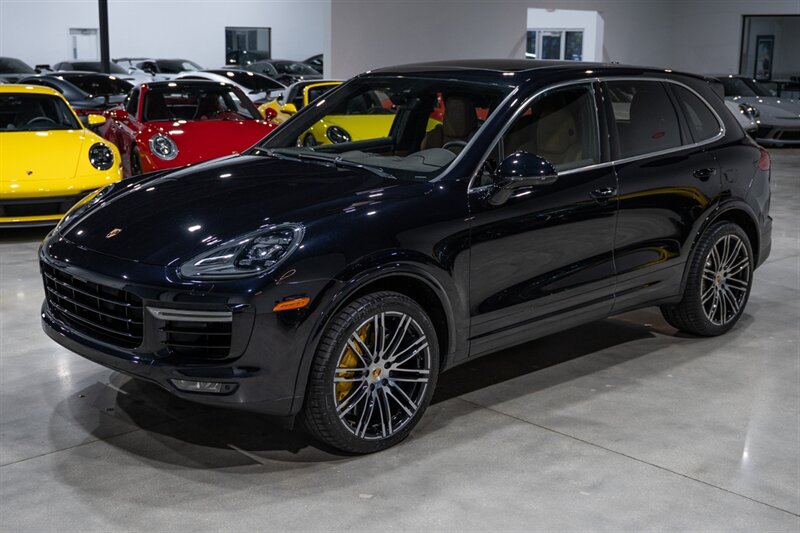 2016 Porsche Cayenne Turbo S  