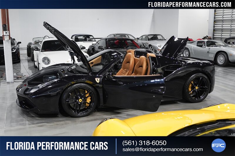 2017 Ferrari 488 Spider   - Photo 34 - Riviera Beach, FL 33407