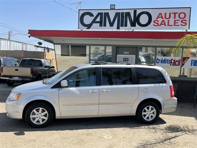 2010 Chrysler Town & Country Touring   - Photo 2 - Bakersfield, CA 93305