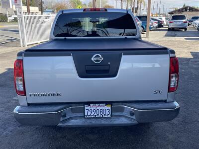 2012 Nissan Frontier SV V6   - Photo 5 - Bakersfield, CA 93305