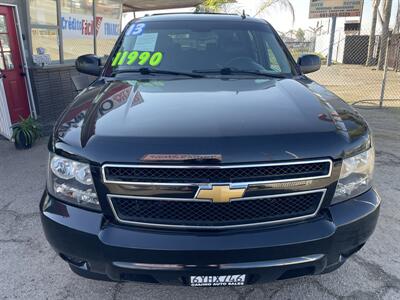2013 Chevrolet Suburban LT - Photo 2 - Bakersfield, CA 93305