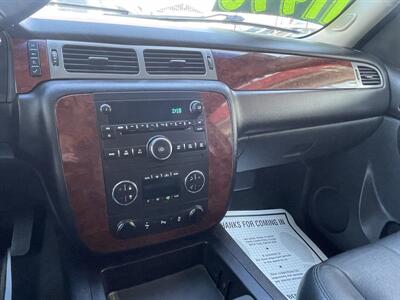 2013 Chevrolet Suburban LT - Photo 12 - Bakersfield, CA 93305