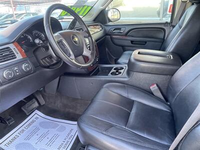 2013 Chevrolet Suburban LT - Photo 8 - Bakersfield, CA 93305