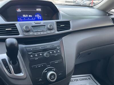 2013 Honda Odyssey EX   - Photo 12 - Bakersfield, CA 93305
