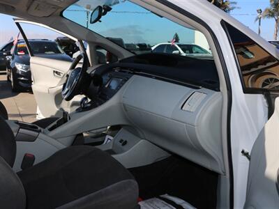 2014 Toyota Prius Three   - Photo 23 - Santa Maria, CA 93458