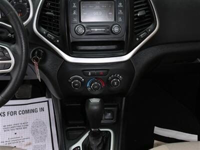 2018 Jeep Cherokee Latitude   - Photo 30 - Santa Maria, CA 93458