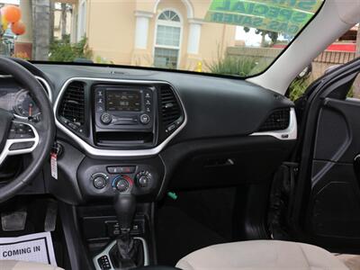 2018 Jeep Cherokee Latitude   - Photo 28 - Santa Maria, CA 93458