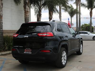 2018 Jeep Cherokee Latitude   - Photo 9 - Santa Maria, CA 93458