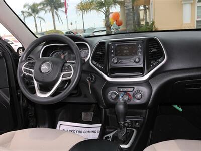 2018 Jeep Cherokee Latitude   - Photo 29 - Santa Maria, CA 93458