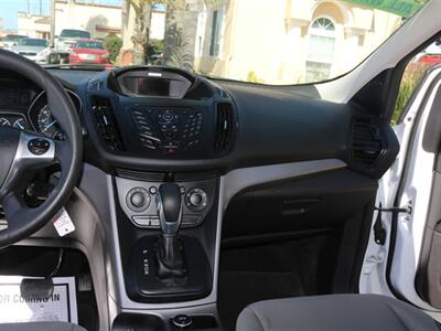 2015 Ford Escape SE   - Photo 26 - Santa Maria, CA 93458