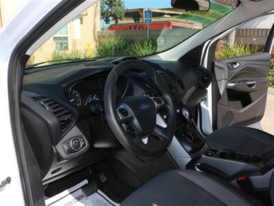 2015 Ford Escape SE   - Photo 17 - Santa Maria, CA 93458