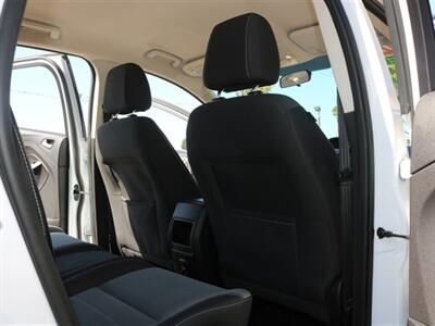 2015 Ford Escape SE   - Photo 23 - Santa Maria, CA 93458