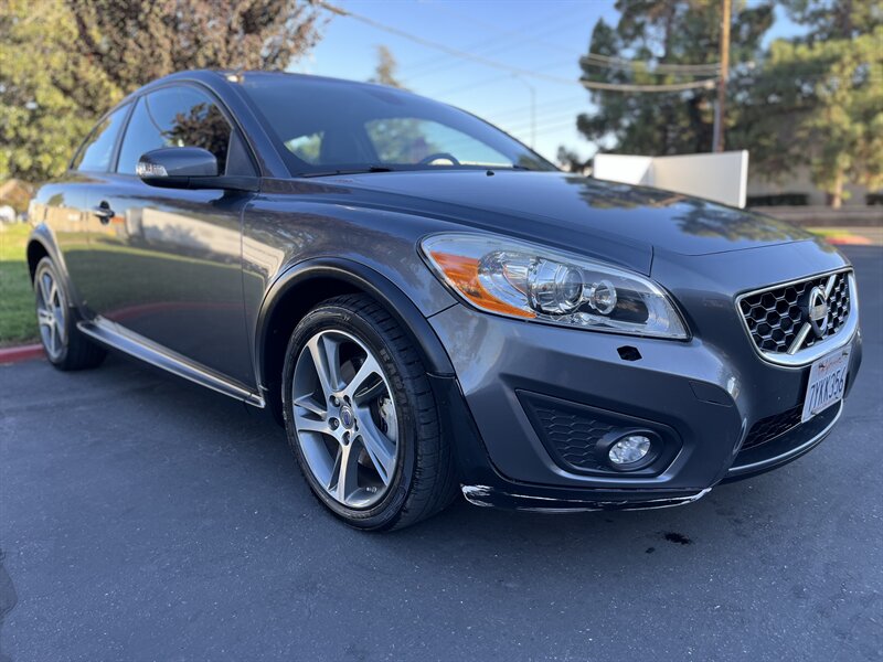 2013-Volvo-C30-YV1672MKXD2307970