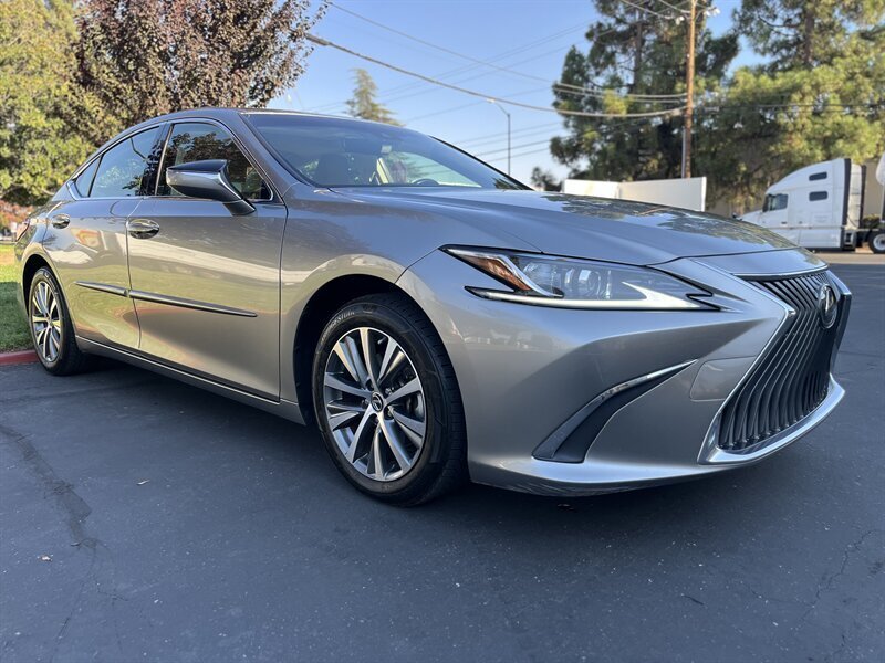 2019-Lexus-ES-JTHBZ1B19K2004984