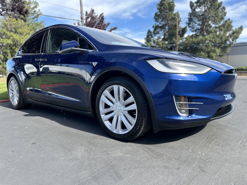 2016-Tesla-Model X-5YJXCDE47GF026342