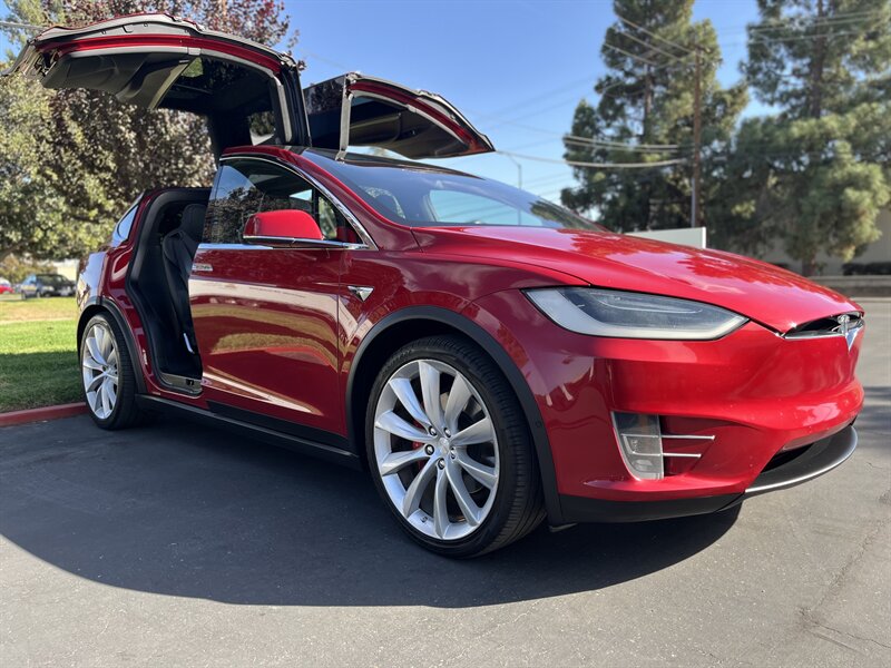 2017-Tesla-Model X-5YJXCBE42HF053518