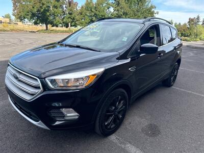 2018 Ford Escape SE   - Photo 2 - Salem, OR 97317