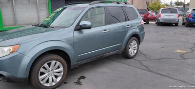 2013 Subaru Forester 2.5X Premium  Forrester - Photo 2 - Medford, OR 97501