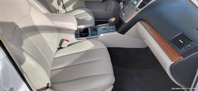 2013 Subaru Outback 2.5i Limited   - Photo 2 - Medford, OR 97501