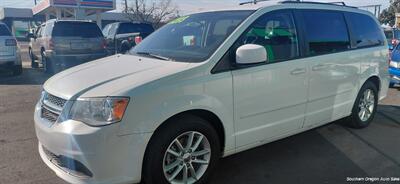 2016 Dodge Grand Caravan SXT Plus   - Photo 4 - Medford, OR 97501