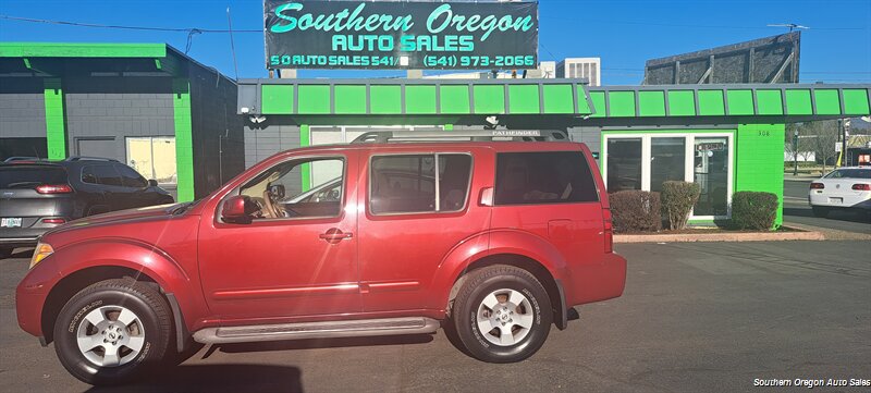 2007 Nissan Pathfinder SE  