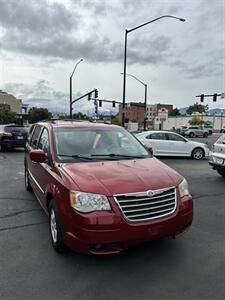 2010 Chrysler Town & Country Touring   - Photo 4 - Medford, OR 97501