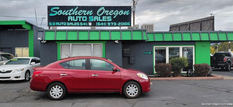 2012 Nissan Versa 1.6 SL  