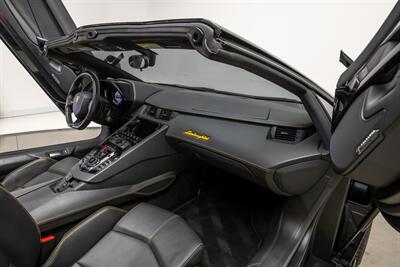 2014 Lamborghini Aventador LP 700-4 Roadster   - Photo 45 - Nashville, TN 37217