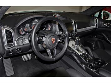 2015 Porsche Cayenne Turbo   - Photo 26 - Nashville, TN 37217