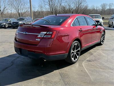 2015 Ford Taurus SHO   - Photo 7 - Cahokia, IL 62206