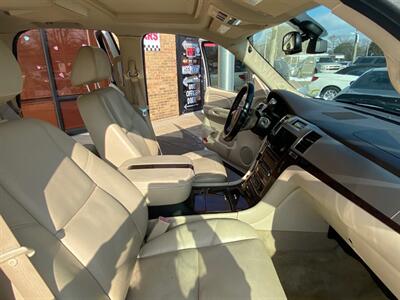 2008 Cadillac Escalade   - Photo 5 - Belleville, IL 62226
