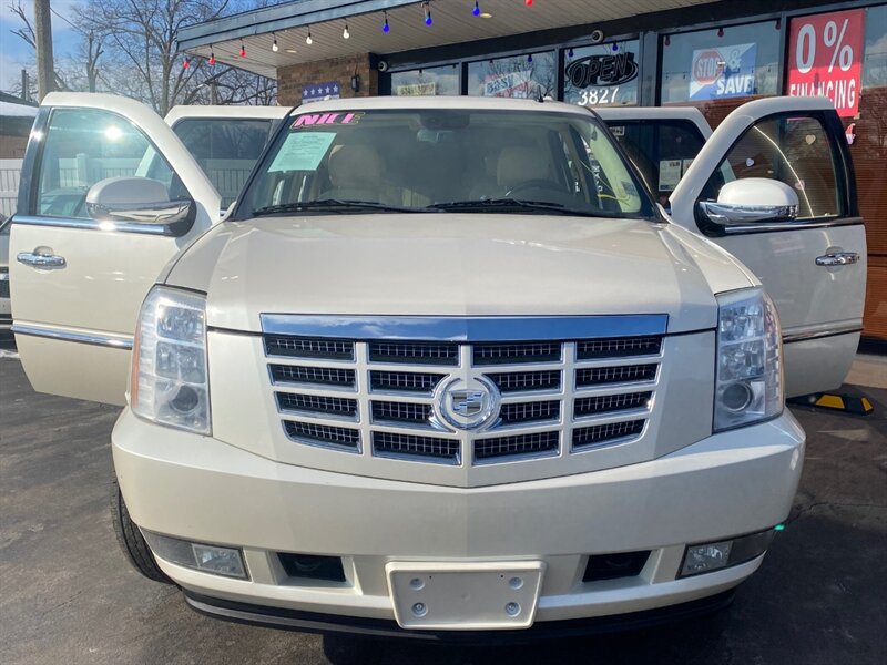 2008 Cadillac Escalade   - Photo 1 - Belleville, IL 62226