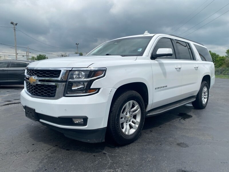 2015 Chevrolet Suburban LT   - Photo 1 - Cahokia, IL 62206