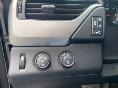 2015 Chevrolet Suburban LT   - Photo 17 - Cahokia, IL 62206