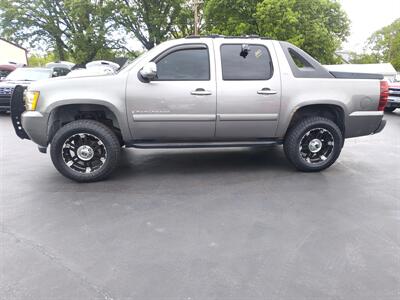 2007 Chevrolet Avalanche LS 1500 - Photo 2 - Freeburg, IL 62243