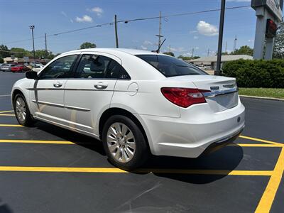 2012 Chrysler 200 LX - Photo 5 - Fairview Heights, IL 62208
