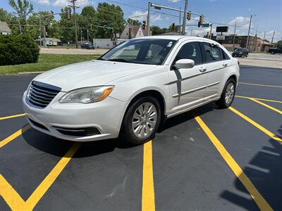 2012 Chrysler 200 LX - Photo 3 - Fairview Heights, IL 62208