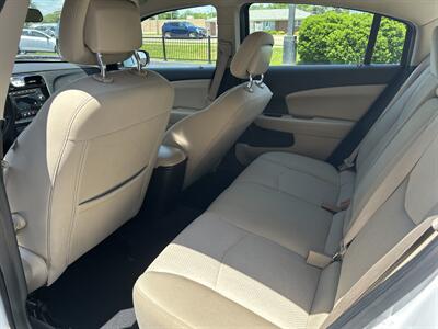 2012 Chrysler 200 LX - Photo 9 - Fairview Heights, IL 62208