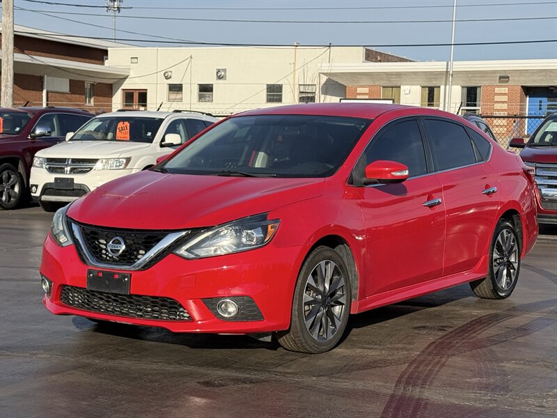 2017 Nissan Sentra SR   - Photo 1 - Cahokia, IL 62206
