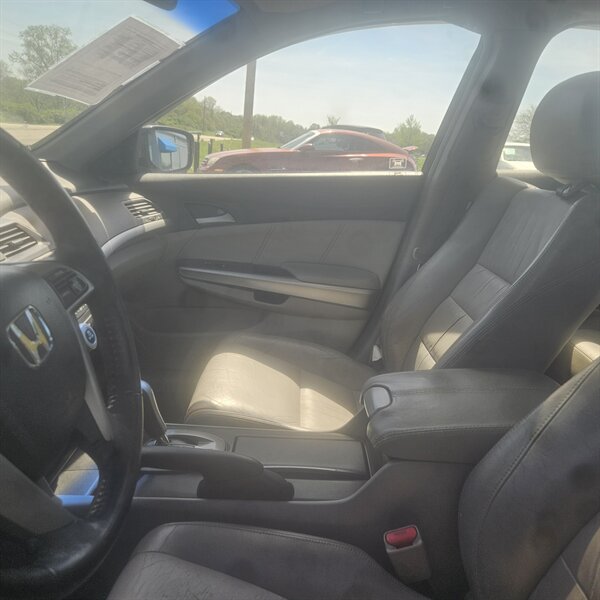 2008 Honda Accord EX-L - Photo 8 - Belleville, IL 62223