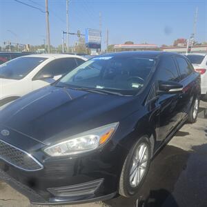 2015 Ford Focus SE   - Photo 2 - Belleville, IL 62223