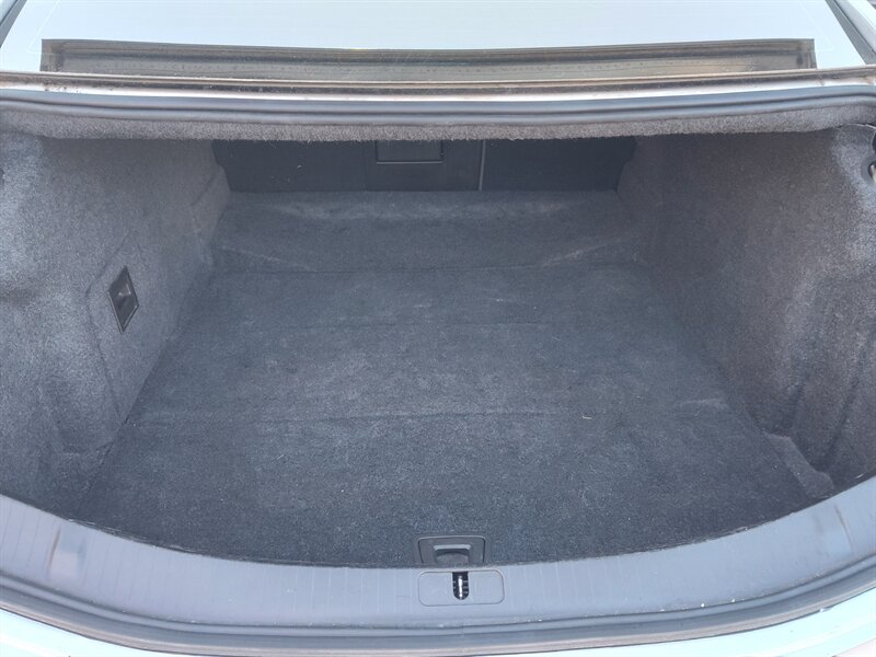 2017 Cadillac XTS Luxury - Photo 10 - Freeburg, IL 62243