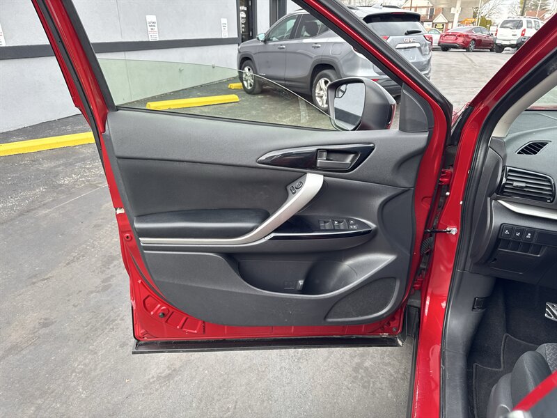 2023 Mitsubishi Eclipse Cross - Photo 15 - Millstadt, IL 62260