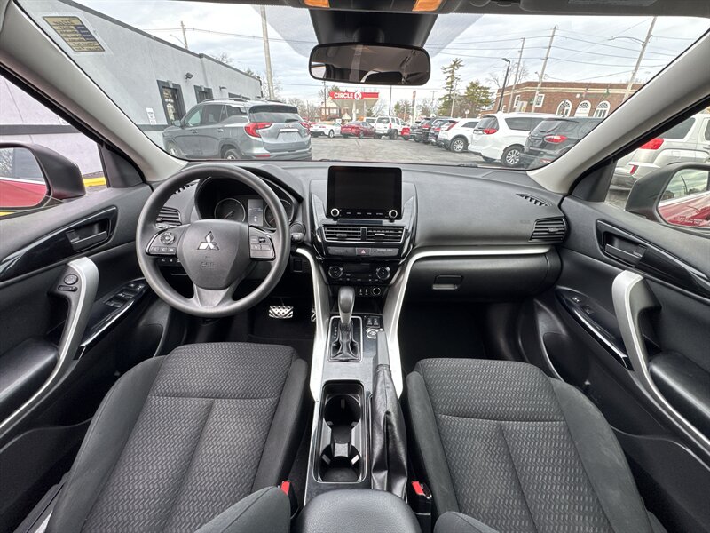 2023 Mitsubishi Eclipse Cross - Photo 10 - Millstadt, IL 62260