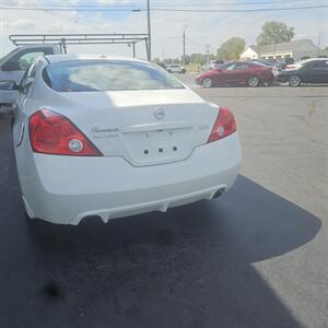 2010 Nissan Altima 2.5 S   - Photo 4 - Belleville, IL 62223