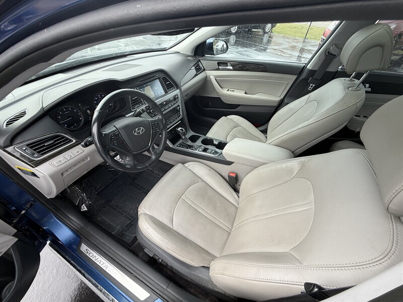 2016 Hyundai SONATA Sport - Photo 10 - Cahokia, IL 62206