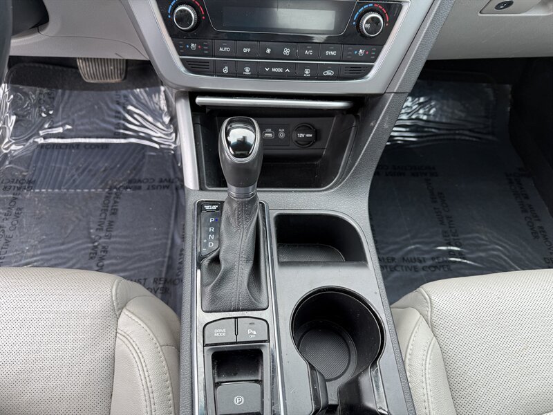 2016 Hyundai SONATA Sport - Photo 15 - Cahokia, IL 62206