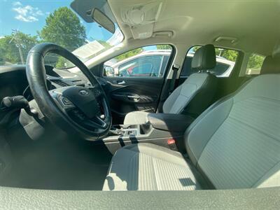 2017 Ford Escape SE   - Photo 3 - Belleville, IL 62226
