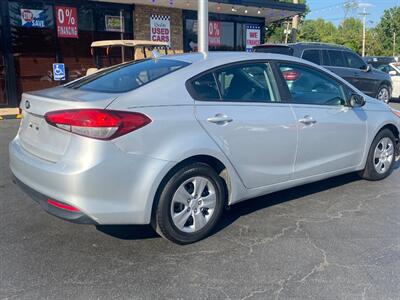 2018 Kia Forte LX   - Photo 3 - Belleville, IL 62226